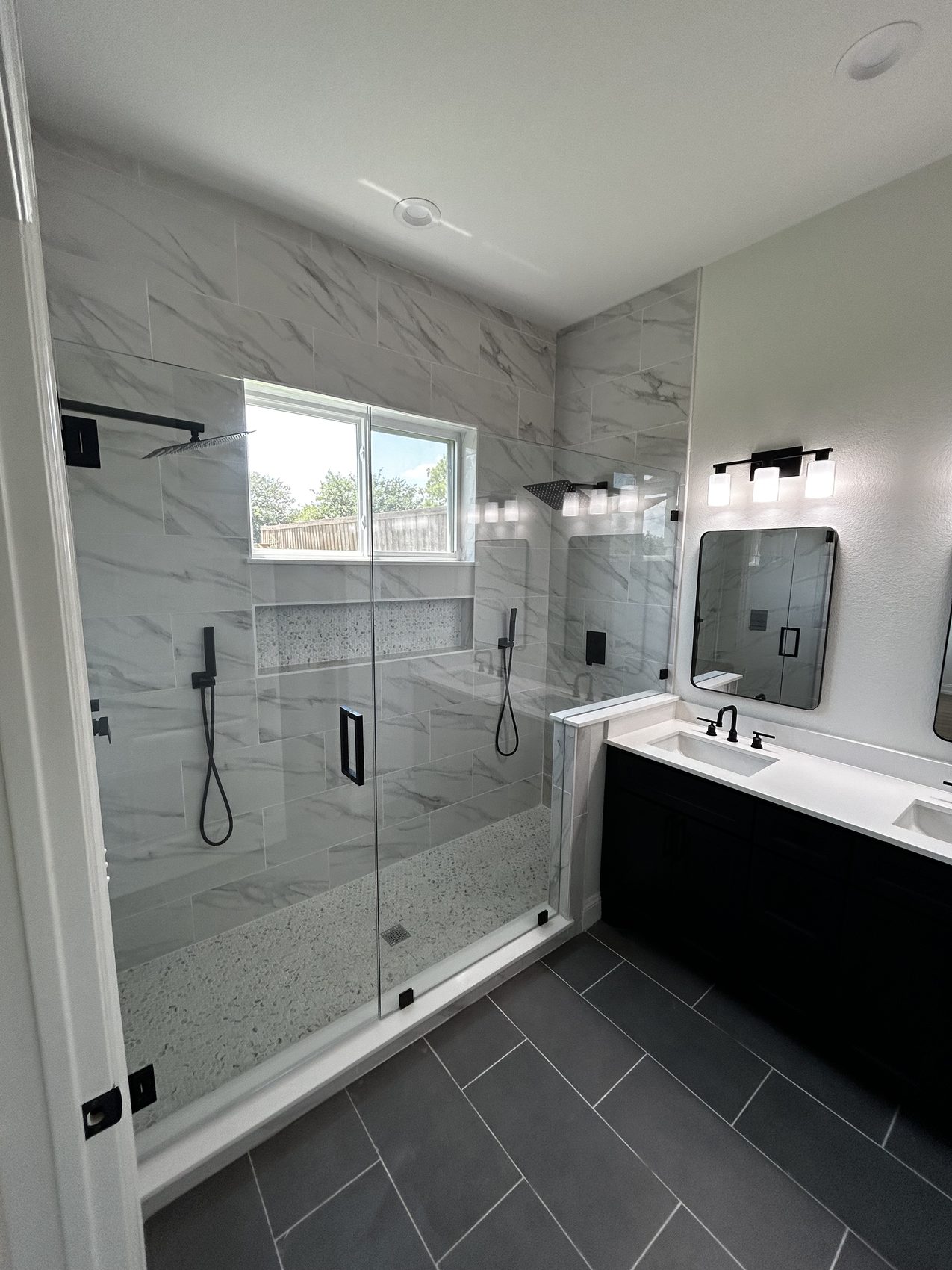 Shower — Full glass surround